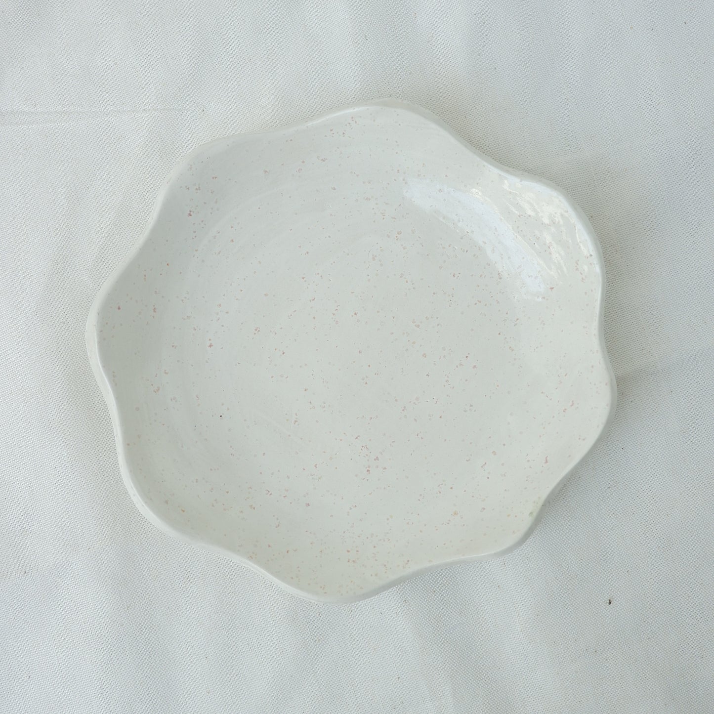 Wavy Specked Plate (White)