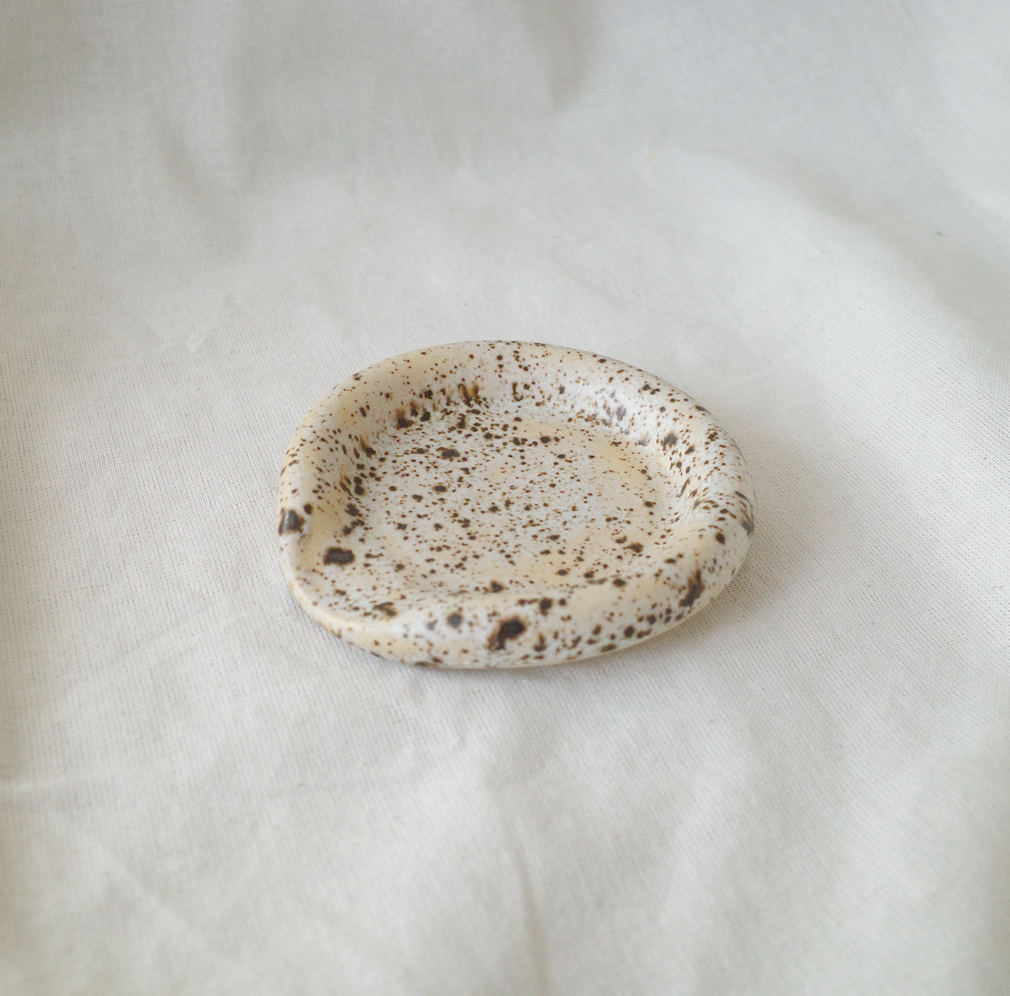 Matcha spoon rest in Sand Stone