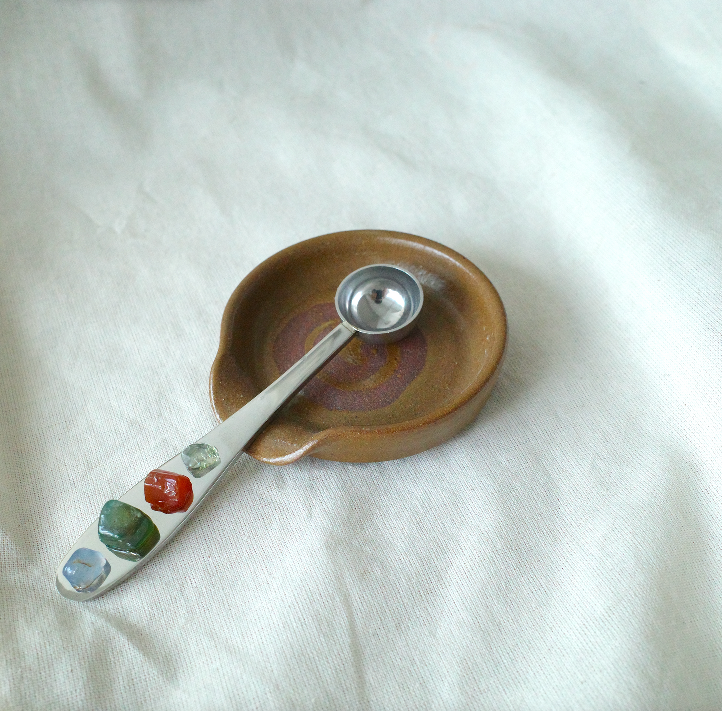 Matcha spoon rest in Raw Umber