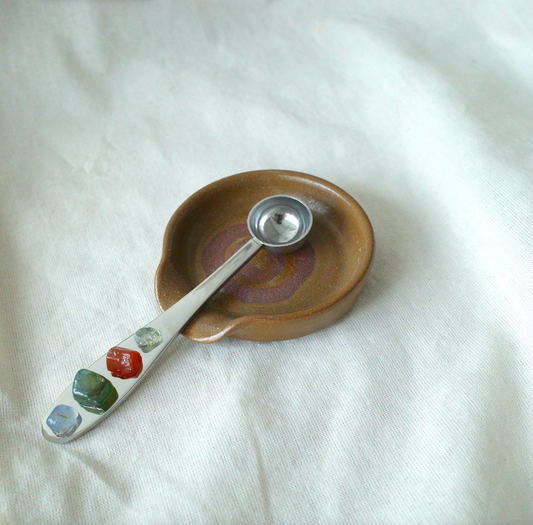Matcha spoon rest in Raw Umber
