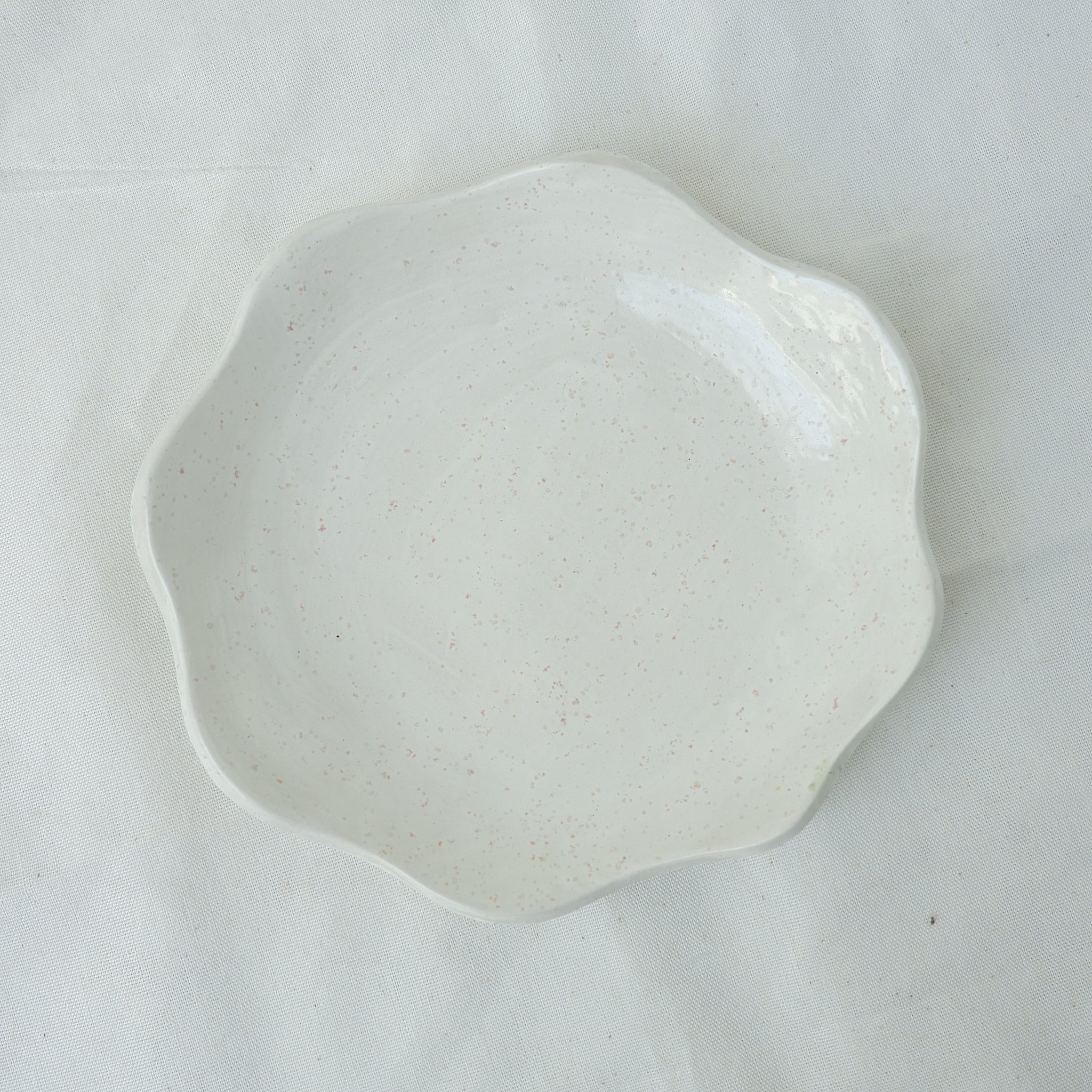 Wavy Specked Plate (White)